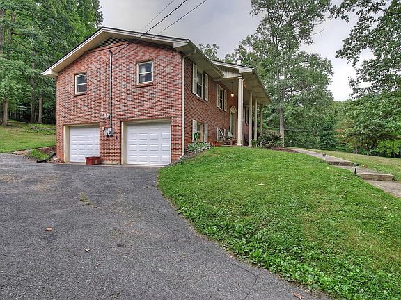 4th image of 1601 Woodridge Dr