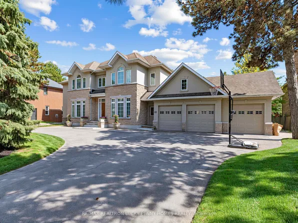 63 Pomander Rd, Markham, ON L3R 1X8