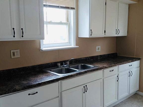 4th image of 16069 Liberal St