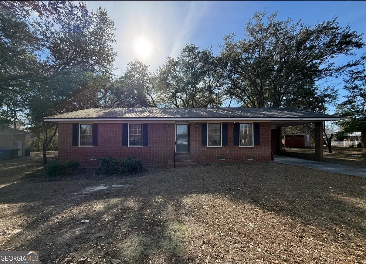 3 bed, 2.0 bath, 1659 sqft, $1,750 — Photo 1