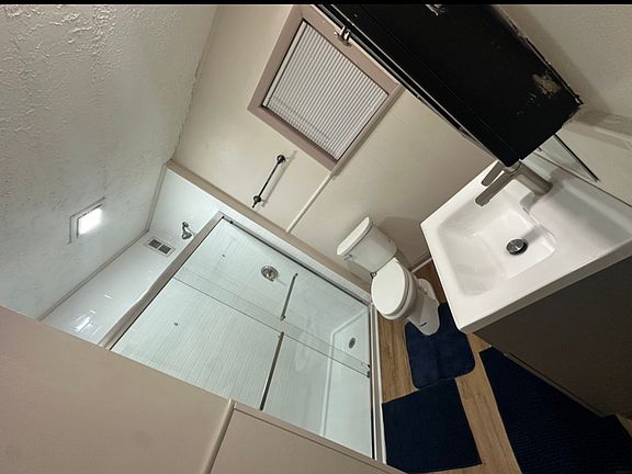 2nd image of 569 Washington Ave #2