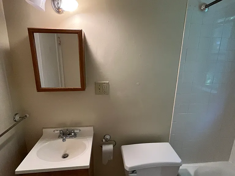 25 Hammersley Ave #7 — Photo 5