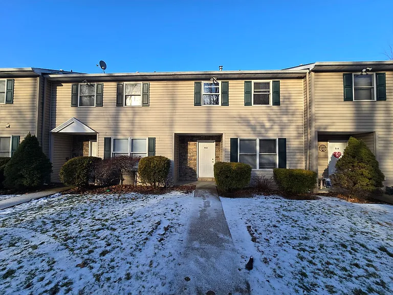 512 Harding St — Photo 1