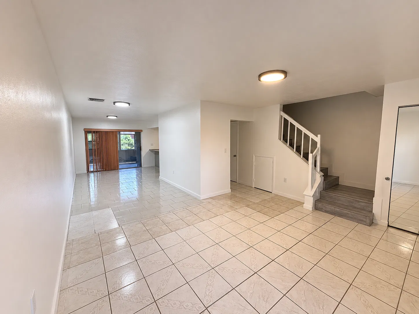 3 bed, 1.5 bath, 1406 sqft, $2,950 — Photo 2