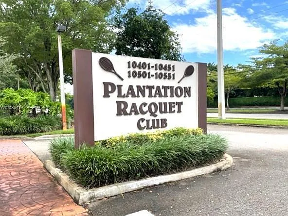3 bed, 1100 sqft, $2,650 — Photo 2