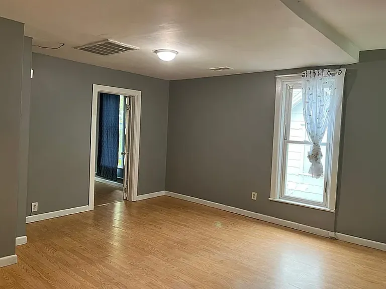 634 Fairview Ave N #3 — Photo 1