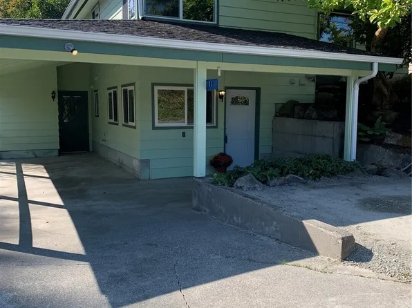 10211 SW Bank Road #A & B, Vashon, WA 98070