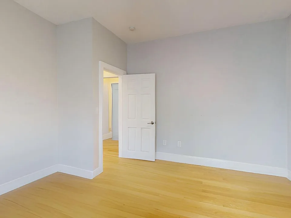 4 Boylston Pl #3
