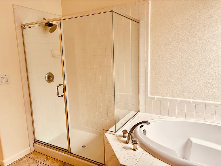 2126 Shenandoah St — Photo 12
