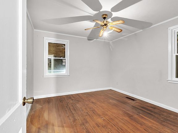 3rd image of 3113 Kingston St