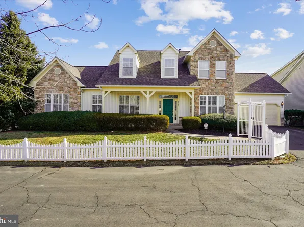 9407 Primrose Ln, Manassas Park, VA 20111