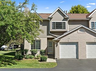 828 N 1st St, Elburn, IL 60119