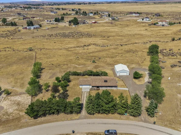951 Pemberton Dr, Spring Creek, NV 89815