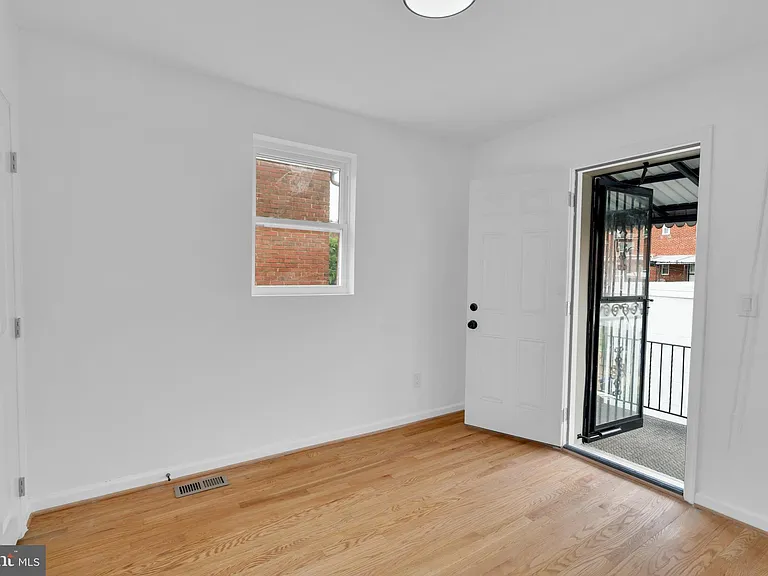 518 Oglethorpe St NE — Photo 37