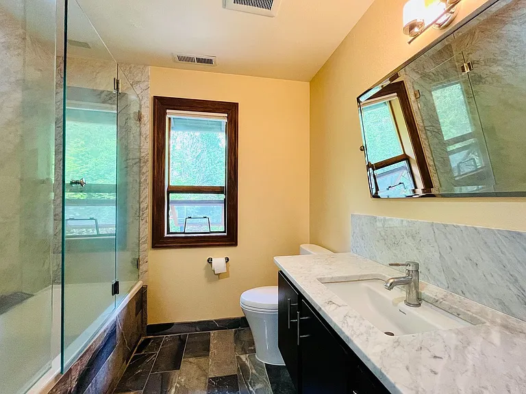 1130 Lancaster Way SE — Photo 30