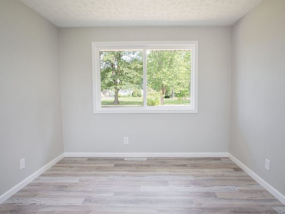 5th image of 4021 N 800 W