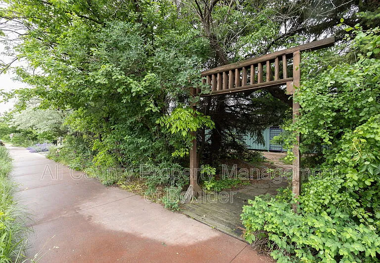 2220 Norwood Ave — Photo 35