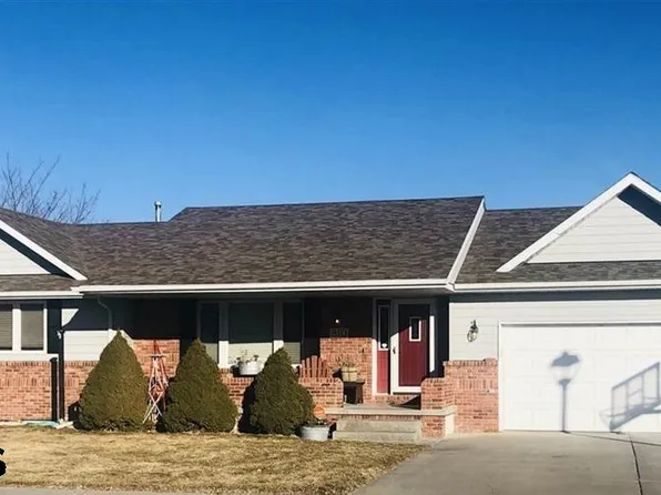 810 Westwood Dr, Gering, NE 69341