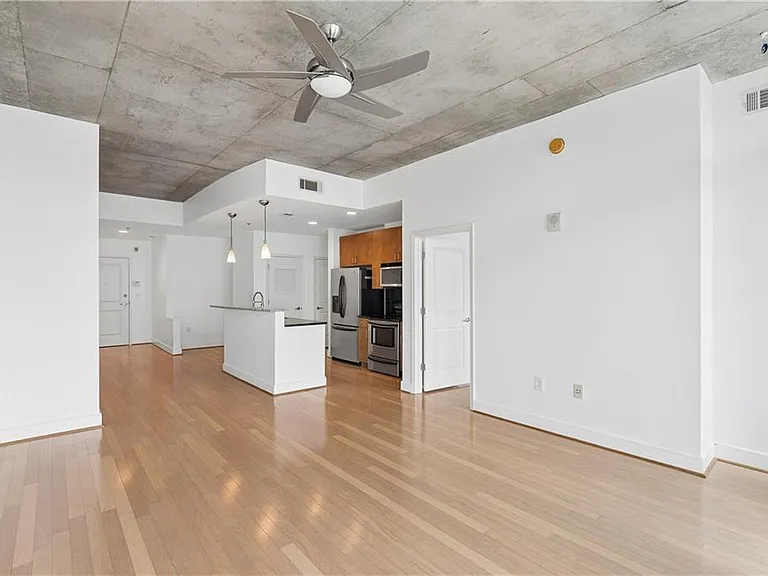 950 W Peachtree St NW #1413 — Photo 8