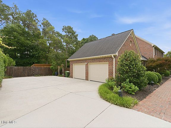 4th image of 2317 Waverly Drive