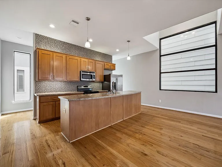 802 Waverly St #D — Photo 4