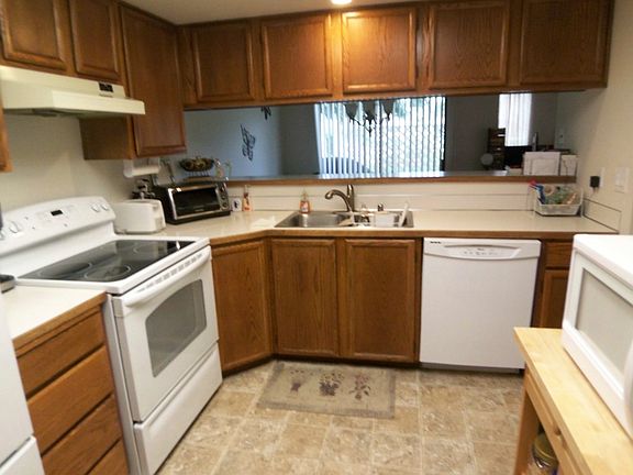 5th image of 10912 SE 250th Ct #B