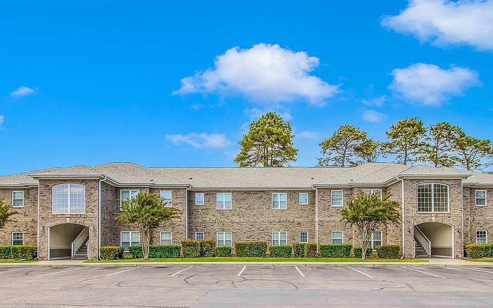 1st image of 400 Willow Green Dr Unit B