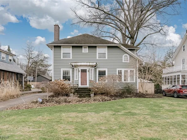 3078 Scarborough Rd, Cleveland Heights, OH 44118