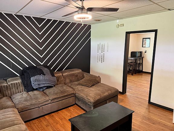 5th image of 2110 N Pickwick Avenue