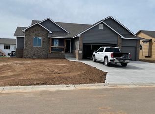 2534 Spring Meadows Ct, Derby, KS 67037