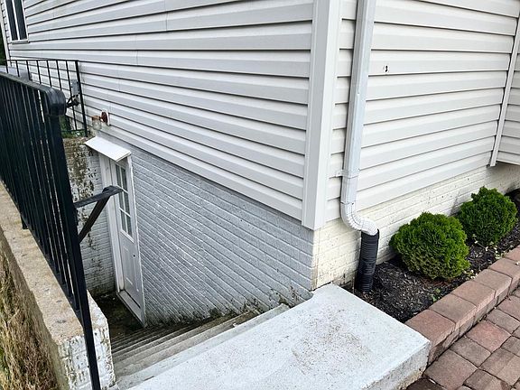 2nd image of 10143 Broadsword Dr