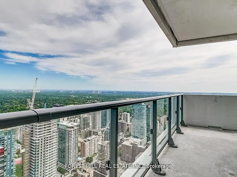2221 Yonge St #5602 — Photo 20
