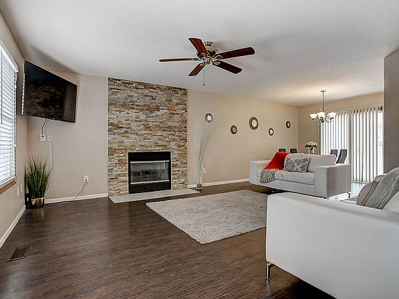 3rd image of 11785 Chanticleer Dr
