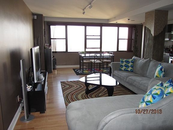 3rd image of 225 Saint Pauls Ave #1504