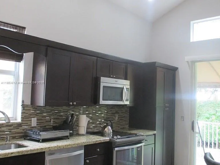 16835 SW 49th Ct — Photo 2