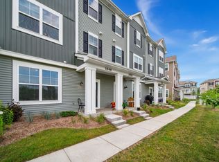 1544 Syracuse Dr, Grayslake, IL 60030