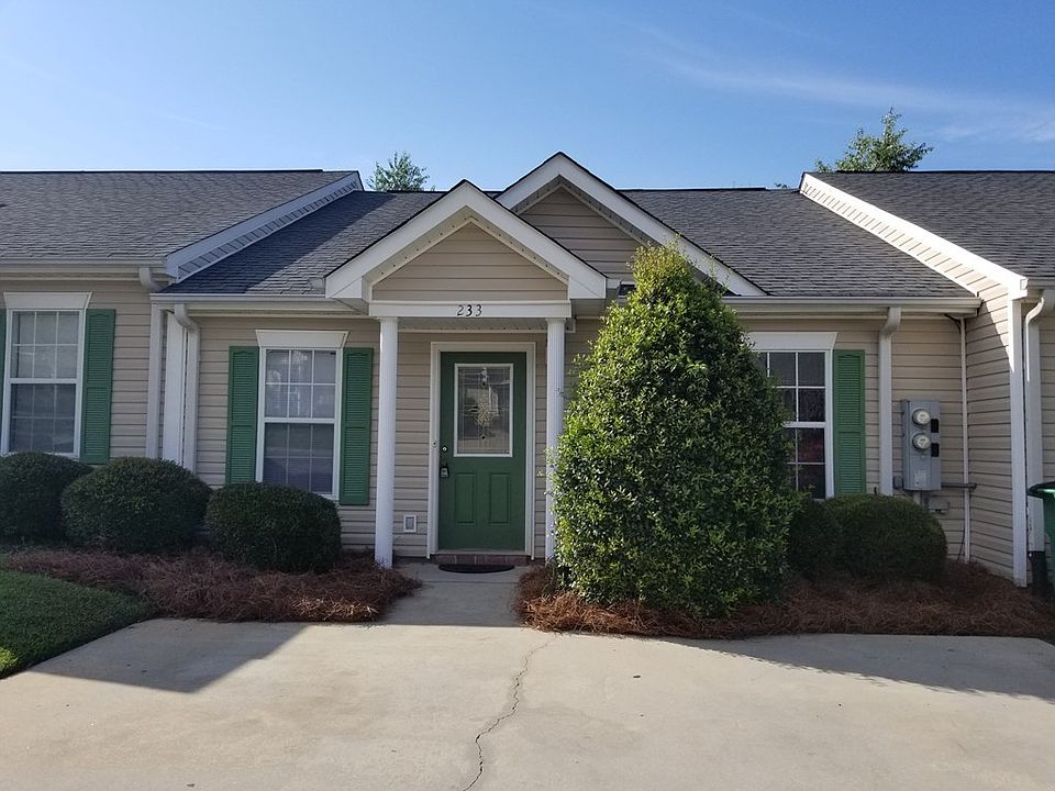 2nd image of 233 New Haven Ln SW