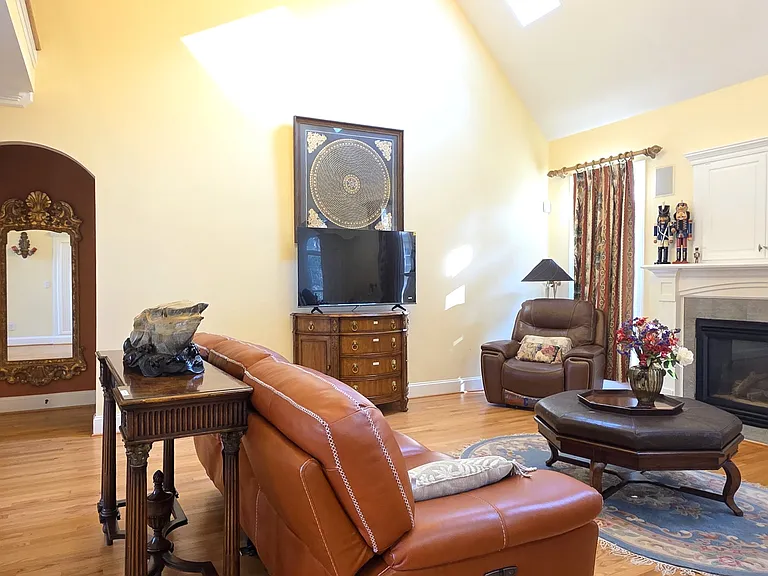 1216 Dorleath Ct — Photo 10