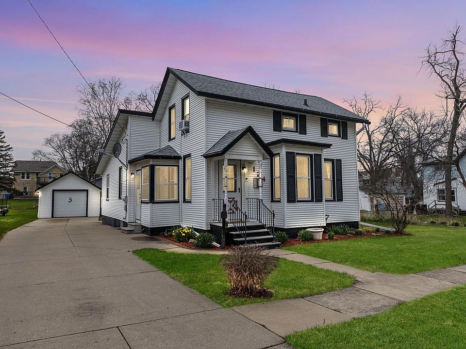 1st image of 124 Dewey AVENUE