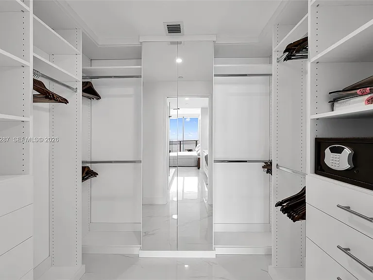 700 NE 24th St #5306 — Photo 15