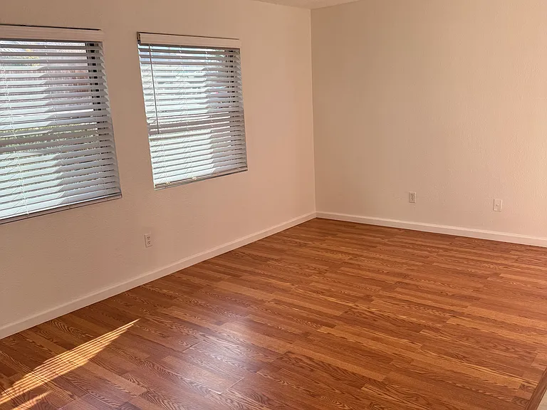 1227 Chelwood Park Blvd NE #A — Photo 10