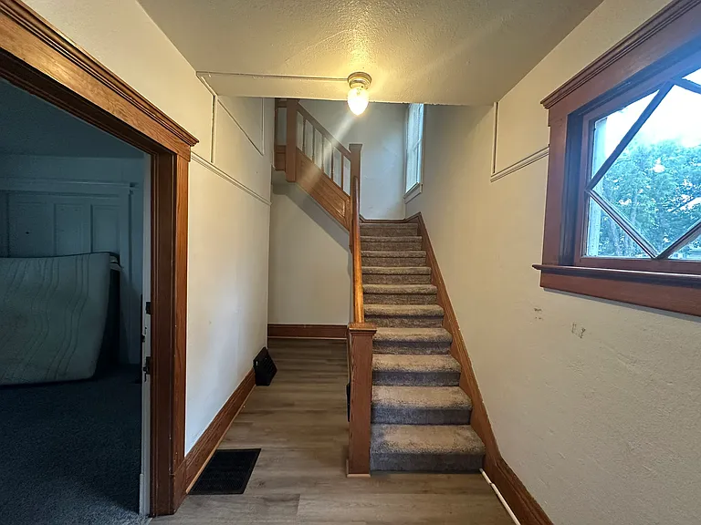 Foyer - on left entrance to bedroom 1