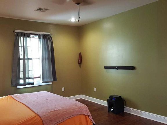 4th image of 2131 Independence St