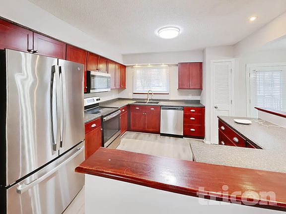 5th image of 14 Long Branch Ct