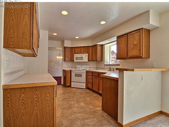 4th image of 1155 53rd Ave