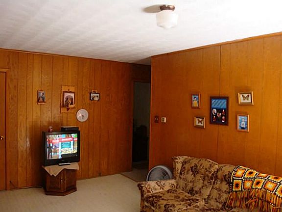 4th image of 1308 Crestview Dr