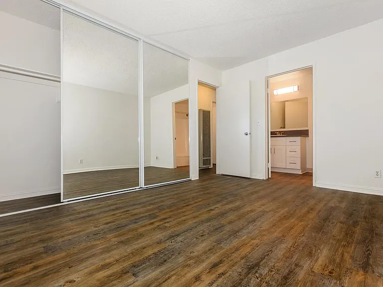 Woodglen Apartment Homes — Photo 33