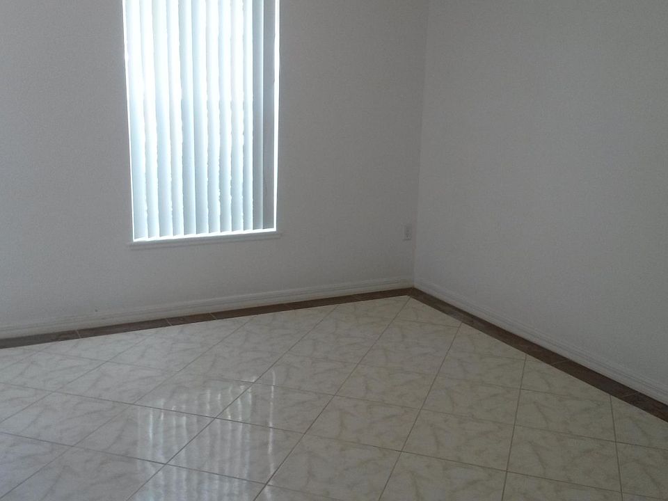 1st image of 1520 Sterns Dr