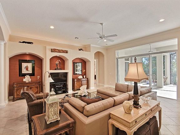 5th image of 1329 W Island Club Sq
