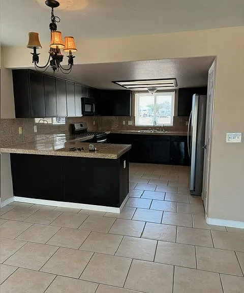 9856 S Kingman Dr — Photo 2